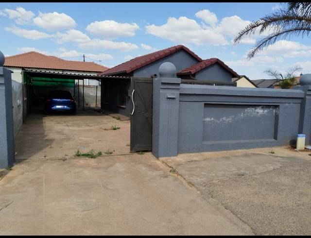 2 BEDROOM HOUSE FOR SALE IN VOSLOORUS